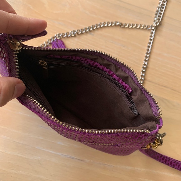 Purple texture clutch, crossbody - Picture 2 of 3